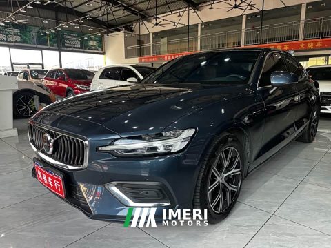 2023 Volvo S60 B4 Smart Luxury Edition - автомобиль из Китая