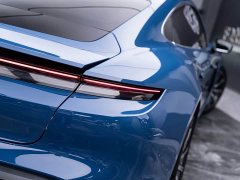 Porsche Taycan 4S - ფოტო 13