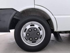 Iveco Daily 2.5T A35M1 Short Wheelbase Mid-Roof Dual Rear Wheels Side Sliding Door 5-9 Seater - фото 17