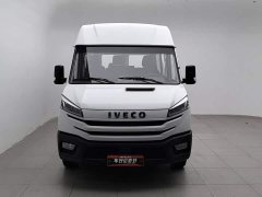 Iveco Daily 2.5T A35M1 Short Wheelbase Mid-Roof Dual Rear Wheels Side Sliding Door 5-9 Seater - фото 3