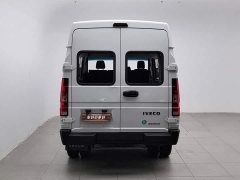 Iveco Daily 2.5T A35M1 Short Wheelbase Mid-Roof Dual Rear Wheels Side Sliding Door 5-9 Seater - фото 4