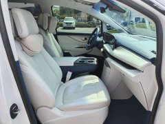 Buick GL8 New Energy Luxe Premium 7-Seater - фото 15