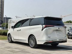 Buick GL8 New Energy Luxe Premium 7-Seater - фото 6
