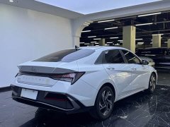 Hyundai Elantra 1.5L CVT GLX Elite - ფოტო 13
