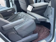NIO ES8 Six-Seat Executive Signature Edition - ფოტო 13