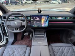 NIO ES8 Six-Seat Executive Signature Edition - ფოტო 7