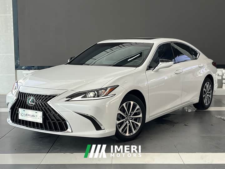 Lexus ES 200 Excellence Edition - ავტომობილი ჩინეთიდან