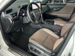 Lexus ES 200 Excellence Edition - ფოტო 11