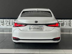 Lexus ES 200 Excellence Edition - ფოტო 5