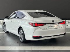Lexus ES 200 Excellence Edition - ფოტო 6