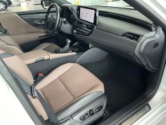 Lexus ES 200 Excellence Edition - ფოტო 8