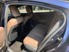 Lexus ES 300h Excellence Edition - ფოტო 3