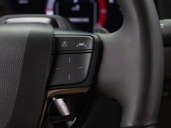 Toyota Vellfire Crown Hybrid 2.5L Executive Premier Edition - photo 18