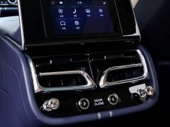 Bentley Bentayga 4.0T V8 Long Wheelbase - фото 16
