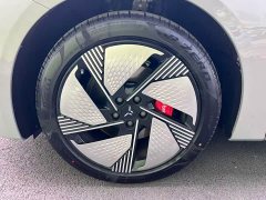 FAW Hongqi EH7 640 Pro AWD Edition - photo 12