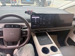Li Auto Li Xiang MEGA Ultra - ფოტო 8