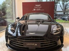 Aston Martin V8 Vantage 4.0T V8 S Coupe - photo 1