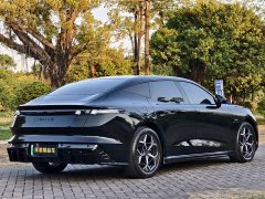 Lynk & Co 10 240 AWD Ultra H5 - фото 12