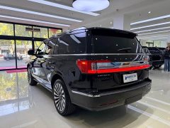 Lincoln Navigator 3.5T Prestige Edition - ფოტო 4