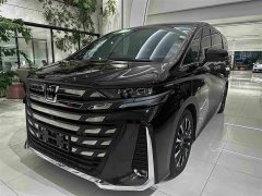 Toyota Vellfire Crown Hybrid 2.5L Premium Edition - фото 1