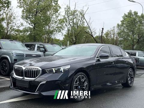 2025 BMW 5 Series 530Li Luxury M Sport Package
