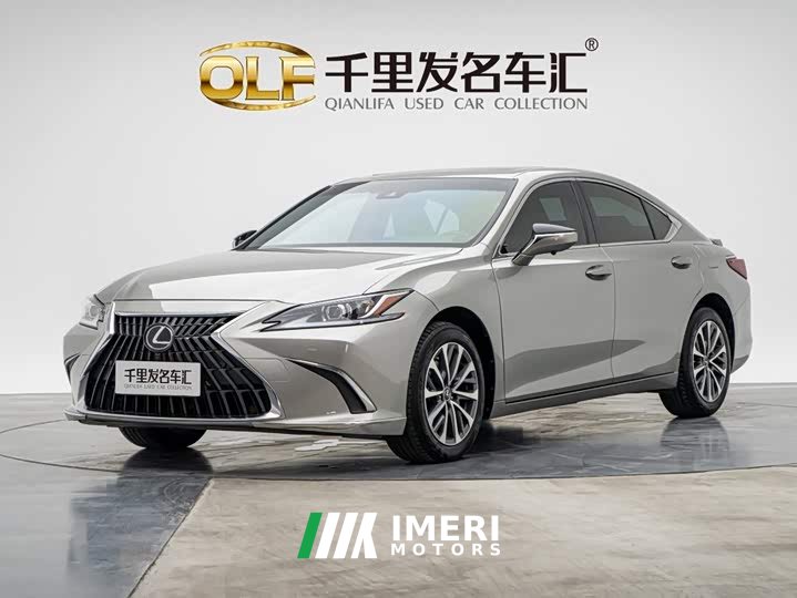 Lexus ES 200 Premium Edition - автомобиль из Китая