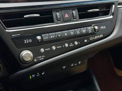 Lexus ES 200 Premium Edition - фото 17