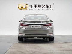 Lexus ES 200 Premium Edition - фото 2