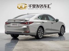 Lexus ES 200 Premium Edition - фото 3