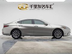 Lexus ES 200 Premium Edition - фото 4