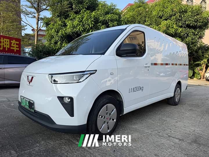 Wuling Yangguang 300km Comfort Enclosed Window Version 60kW