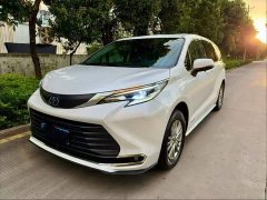 Toyota Sienna 2.5L Hybrid Comfort Edition - фото 1