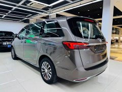 Buick GL8 Land Business Class Smart Edition - ფოტო 17