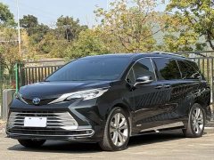 Toyota Sienna 2.5L Hybrid Platinum Edition - photo 1