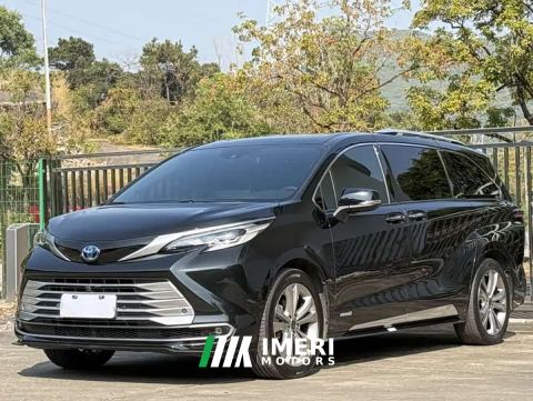 2023 Toyota Sienna 2.5L Hybrid Platinum Edition