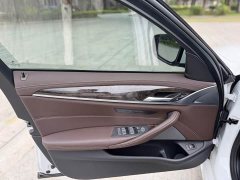 BMW 5 Series 525Li Luxury Package - ფოტო 4
