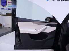 Tesla Model Y L Long Range All-Wheel Drive - ფოტო 19