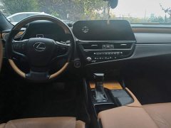 Lexus ES 300h Premium Edition - фото 12
