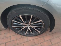Lexus ES 300h Premium Edition - фото 6