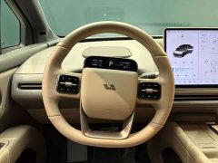 Li Auto i6 Two-Wheel Drive Standard - ფოტო 10
