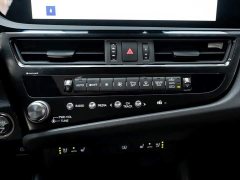 Lexus ES 200 Luxury - фото 19