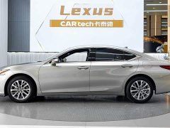 Lexus ES 200 Luxury - фото 3