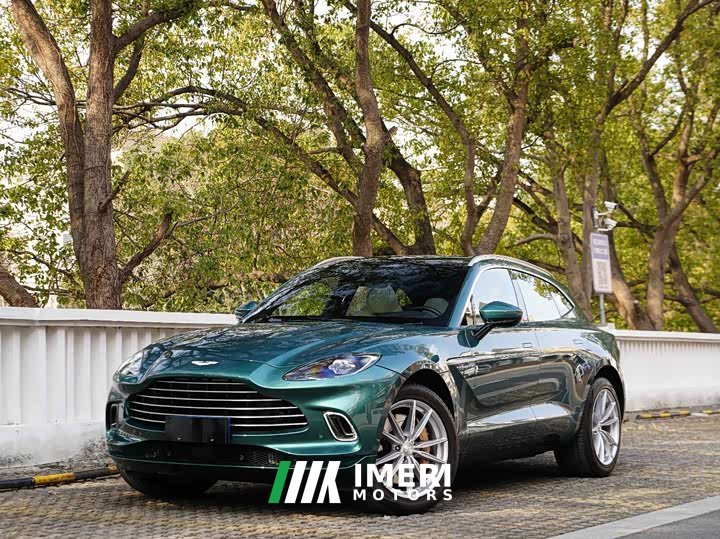 Aston Martin DBX 3.0T Inline-Six