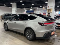 Tesla Model Y L Long Range All-Wheel Drive - ფოტო 7