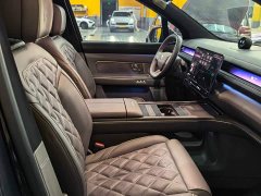 NIO ES8 Six-Seat Executive Luxury Edition - ფოტო 8