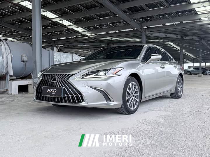 Lexus ES 200 Excellence Edition