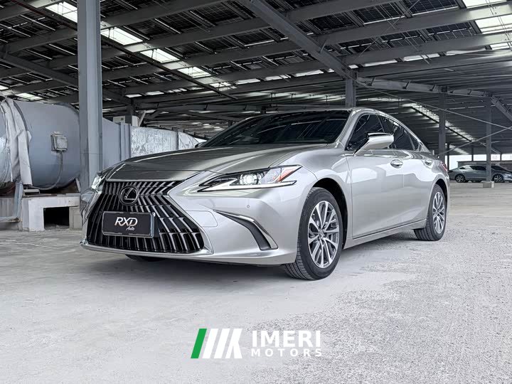 Lexus ES 200 Excellence Edition - ავტომობილი ჩინეთიდან