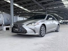 Lexus ES 200 Excellence Edition - ფოტო 1