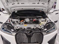 BMW iX xDrive40 - ფოტო 19