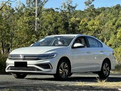 Volkswagen Bora 200TSI DSG Comfort Navigation Edition - фото 1